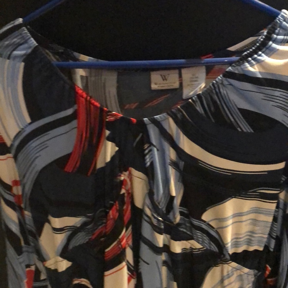 Lightweight blouse - Picture 2 of 3